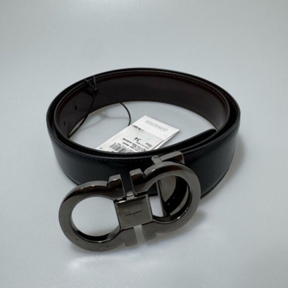 Elegant Salvatore Ferragamo Black Gancini Belt - Picture 1 of 7